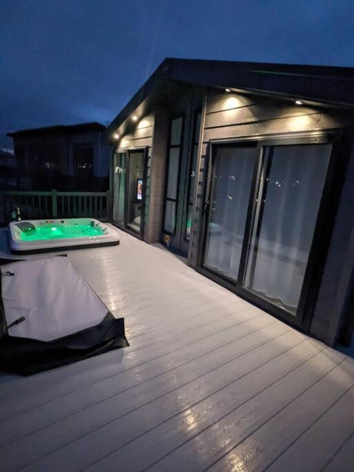 Kingfisher Lodge 伍德哈尔温泉水疗 外观 照片